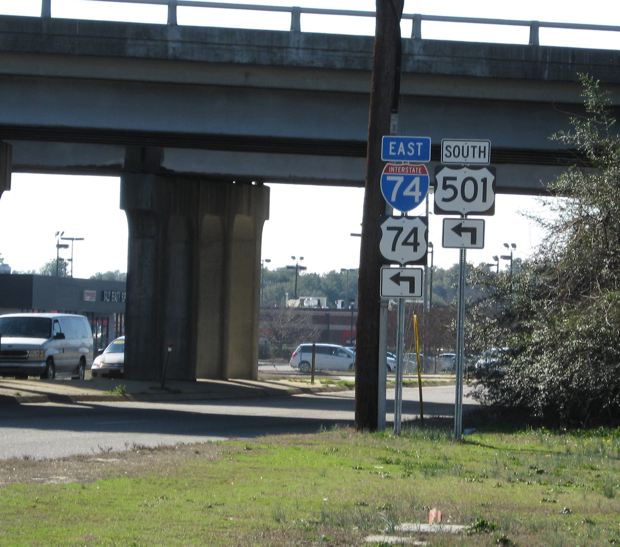 Photo of interchange signage at US 501 exit on Laurinburg Bypass when signed as 
I-74, Jan. 2008