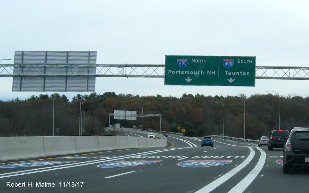 Image of new overhead signage in area of former I-495 toll plaza on I-90/Mass Pike in Westborough