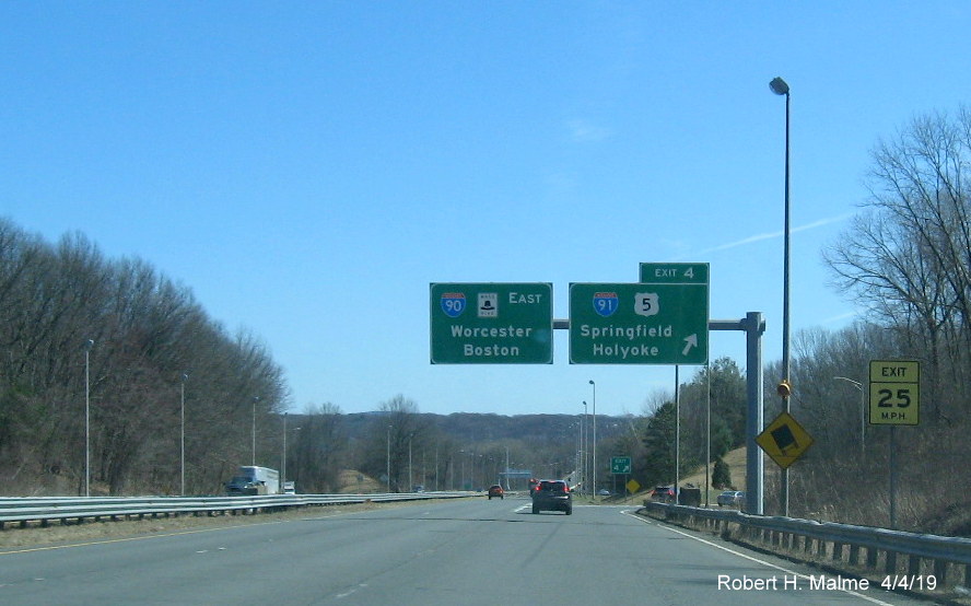 Image of new version of overhead exit ramp signage put in during the fall of 2018 for I-91/US 5 exit on I-90/Mass Pike East in Westfield