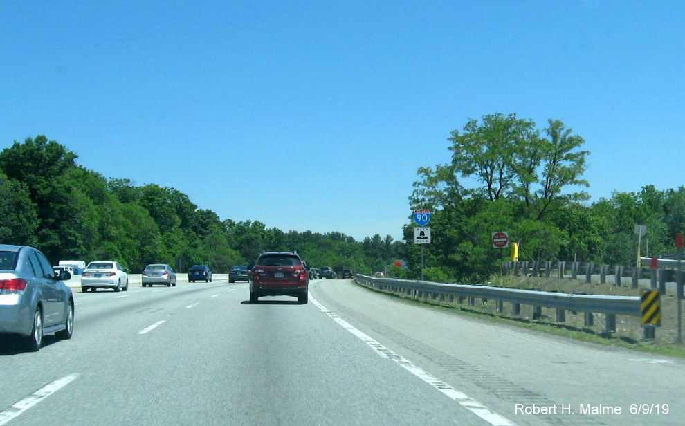 Image of newly placed East I-90/Mass Pike reassurance marker after MA 9 exit in Framingham