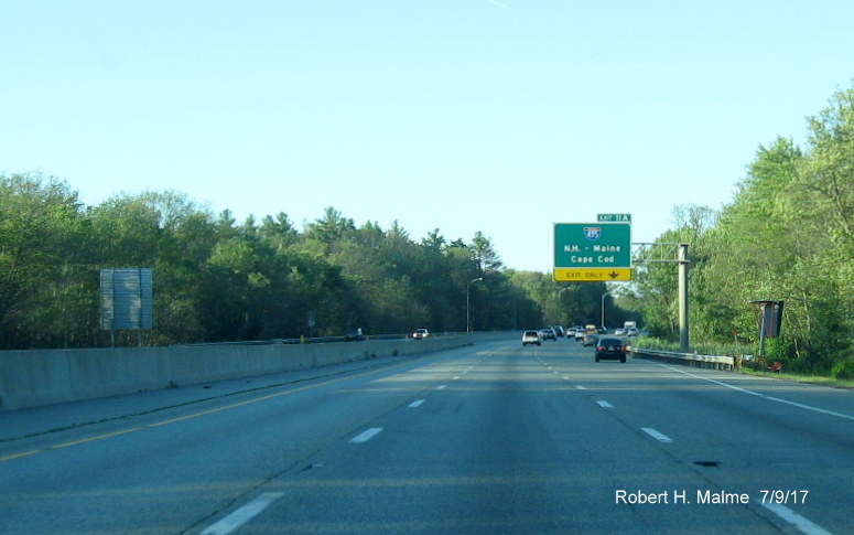 Image of current overhead sign for I-495 exit ramp on I-90/Mass Pike East in Westborough