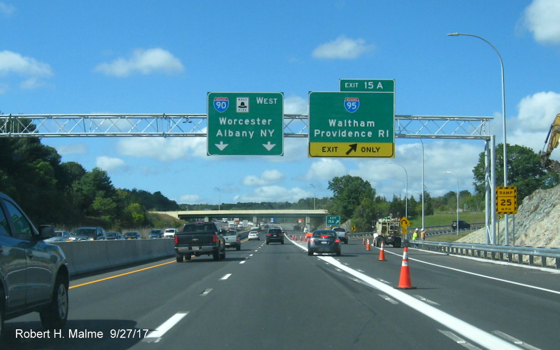 Image of newly placed overhead exit signs for I-95 on I-90 West in Weston