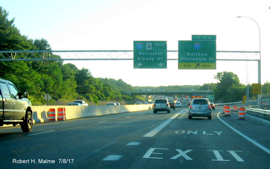 Image of new overhead signage at new ramp to I-95 from I-90 West in Weston
