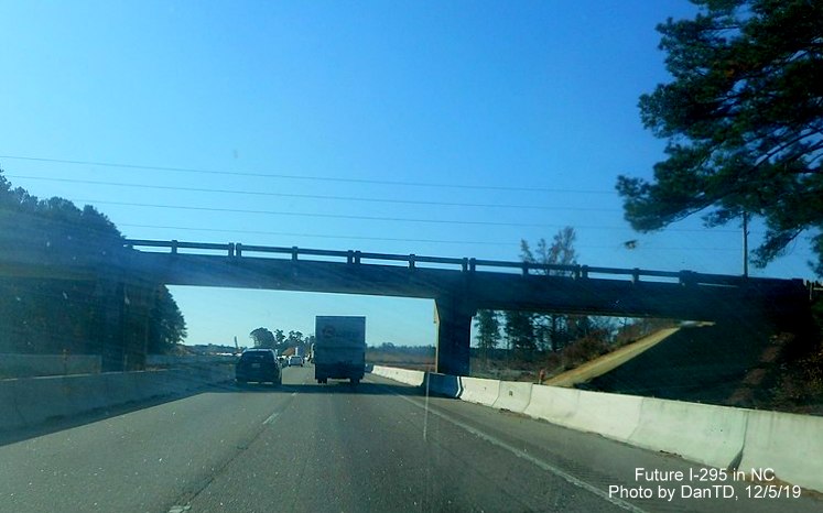 Image of I-95 South approaching construction zone for Future I-295 interchange near St. Pauls, photo 
                                         posted to Wikimedia by DanTD