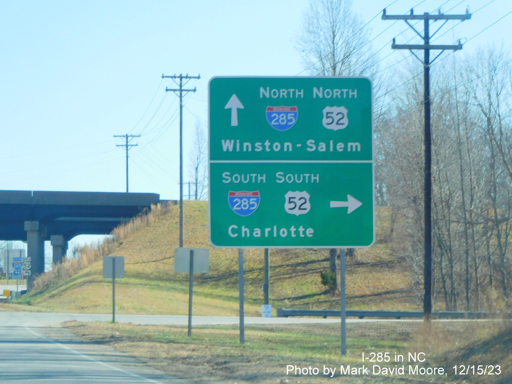 Image of South I-285/US 52 ramp signage on US 64 in Lexington, Google Maps Street View image, July 2022