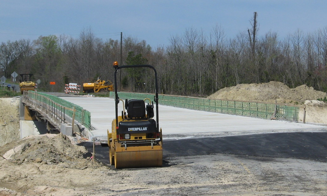 Photo of construction progress on Poole Road bridge over I-74 Freeway, April 
2009