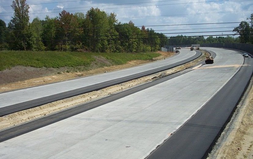 Photo looking east from High Point Road Bridge along the still under
construction Greensboro Urban Loop in Sept. 2007