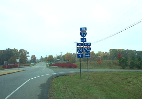Photo of I-74 sign assembly at I-74 West on-ramp, Nov. 2002