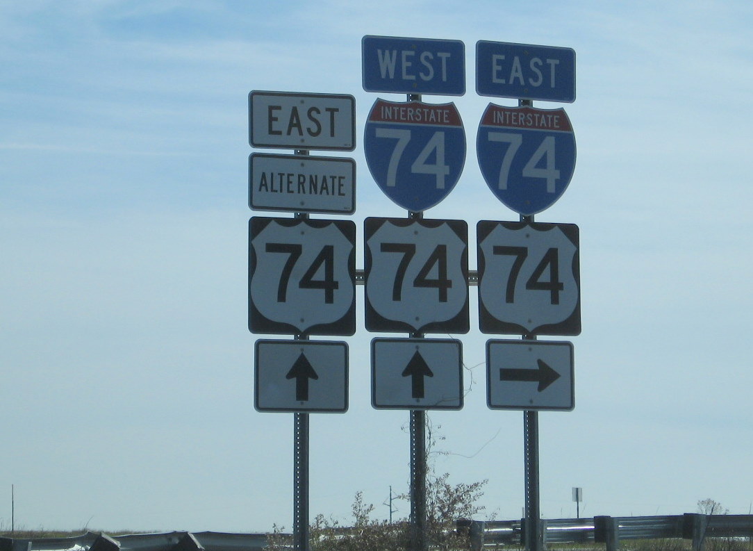 Photo of on-ramp signage at east end of Maxton Bypass showing removal of I-74 
shield, Nov. 2009