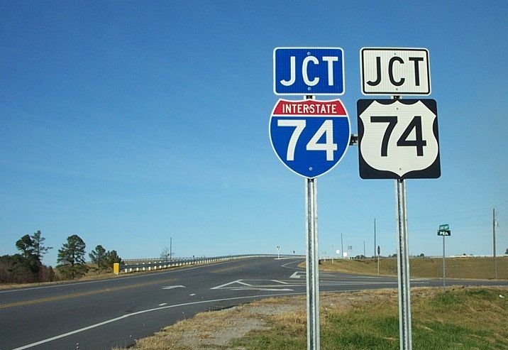 Photo of Jct I-74/US 74 sign combo at Cabinet Shop Road exit, Nov. 2007