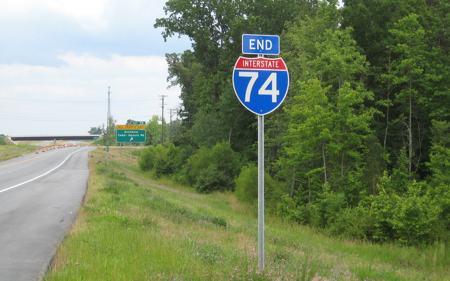 Photo of End I-74 Sign prior to the temporary end of the Freeway at Cedar 
Square Road near Glenola in June 2012