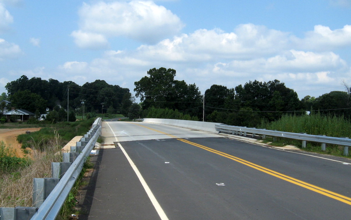 Photo of view of completed Banner Whitehead Rd Bridge in August 2012