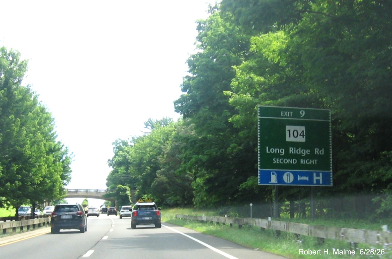 Advance sign for the CT 104 exit, now with new milepost based exit number on CT 15 North
 /Merritt Parkway in Stamford