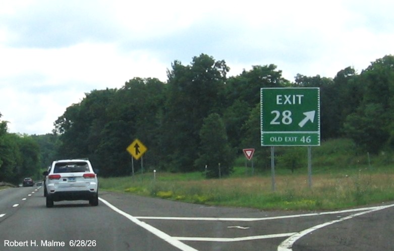 Image of gore sign for the CT 59 exit, with new milepost based exit number on CT 15 North/
 Merritt Parkway in Fairfield, June 2026
