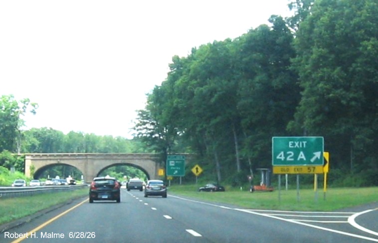 Image of recently installed gore sign for the CT 34 East exit on CT 15 North in Derby, 
 June 2026