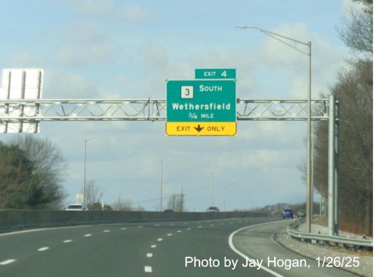 Image of 3/4 mile advance sign for CT 3 exit with new milepost based
	  exit number on CT 2 West in Glastonbury, by Jay Hogan, January 2025