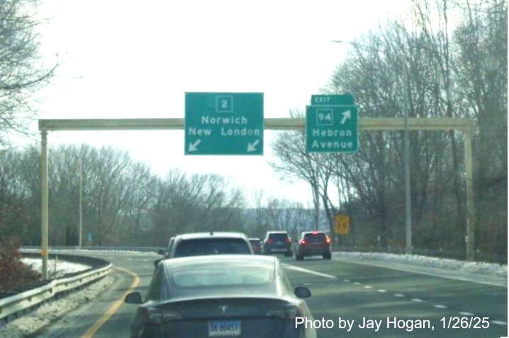 Image of still not replaced overhead ramp sign for CT 94 exit with no exit number on 
	   CT 2 East in Glastonbury, by Jay Hogan, January 2025