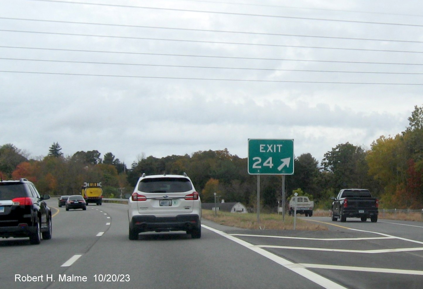 Image of old gore sign for Fitchville exit on CT 2 West, October 2023