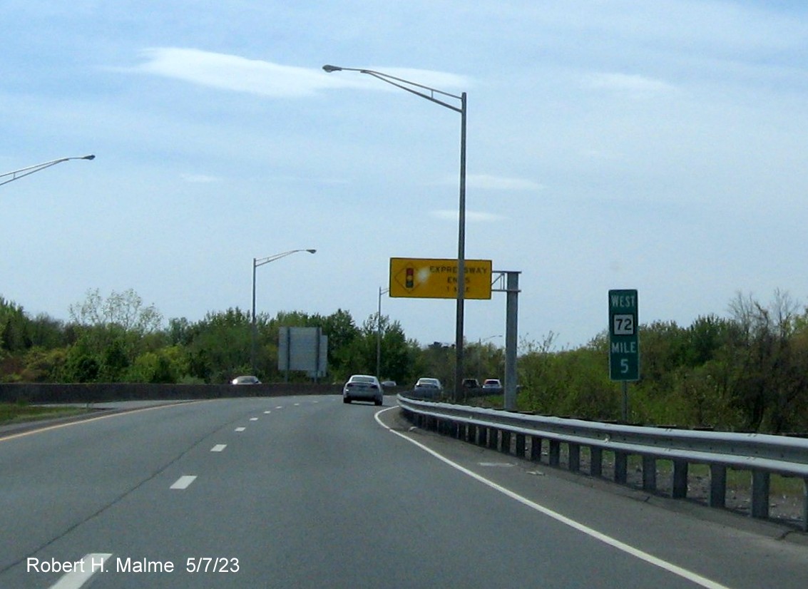 Image of newly placed Mile 5 milepost on CT 72 West in Bristol, May 2023