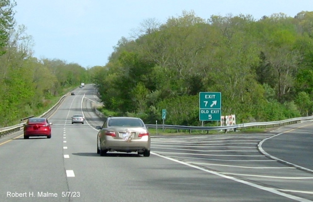 Image of gore sign for CT 80 exit with new milepost based exit number and Old Exit 5 sign attached below on CT 9 South in Deep River, May 2023