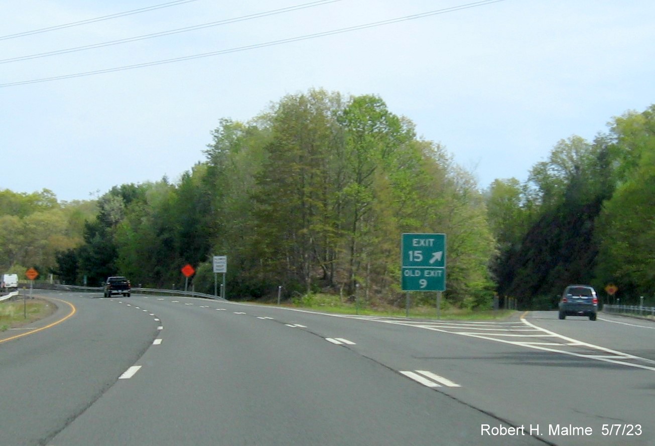 Image of gore sign for CT 81 exit with new milepost based exit number and Old Exit 9 sign below on CT 9 South in Killingworth, May 2023