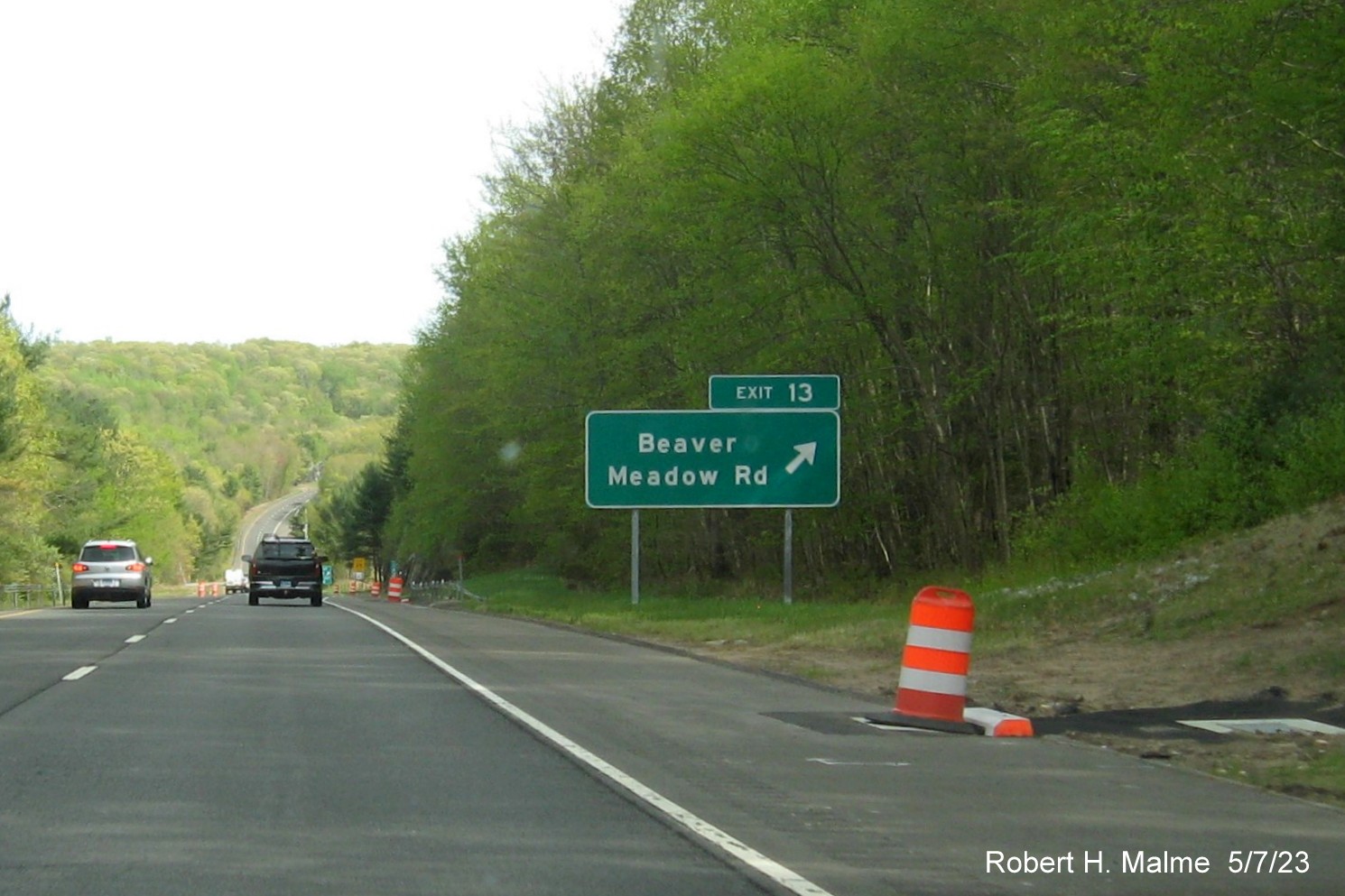 Image of overhead ramp sign for Beaver Meadow Road exit with new milepost based exit number on CT 9 South in Haddam, May 2023