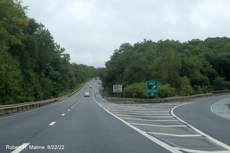 Image of gore sign for CT 80 exit with future milepost based exit number covered up and Old Exit 5 sign attached below on CT 9 South in Deep River, August 2022