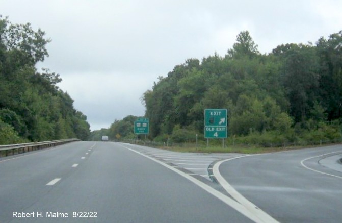 Image of gore sign for CT 154 exit with future milepost based exit number covered over and Old Exit 4 sign below on CT 9 South in Essex, August 2022
