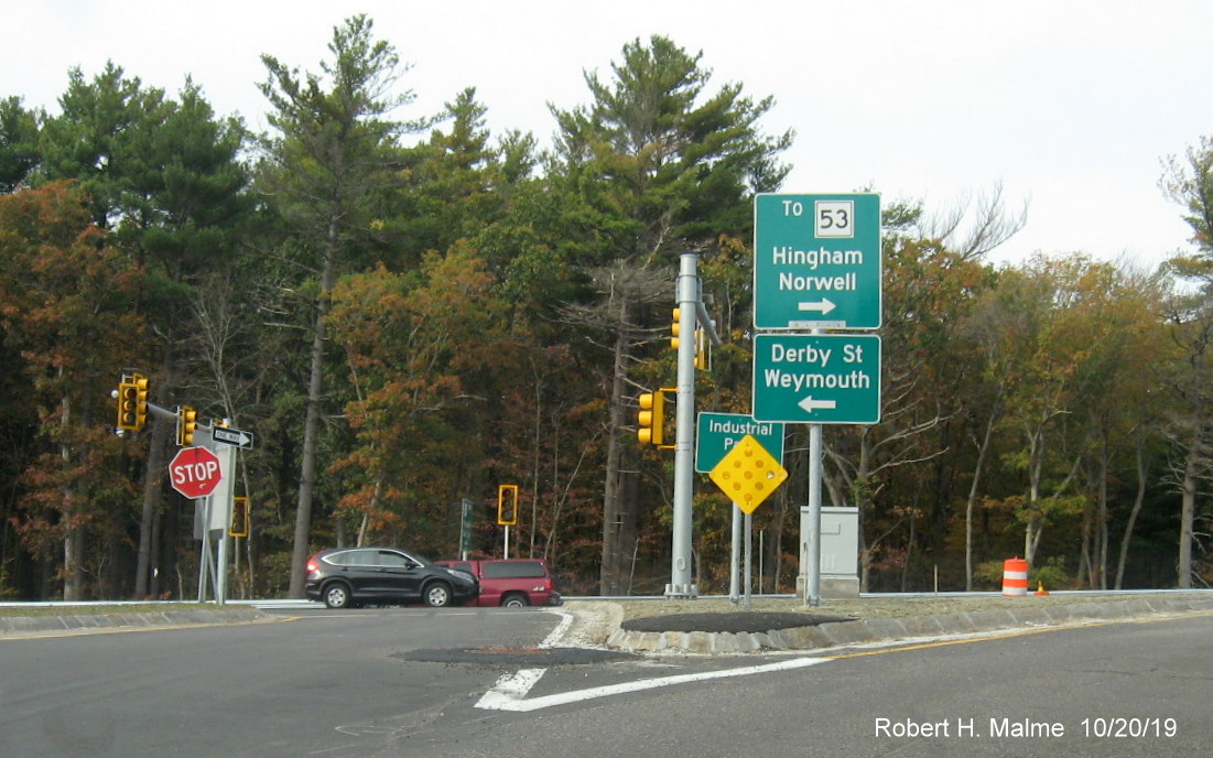 Image of newly placed guide sign at intersection of ramp from MA 3 South and Derby Street in Hingham in late Oct. 2019