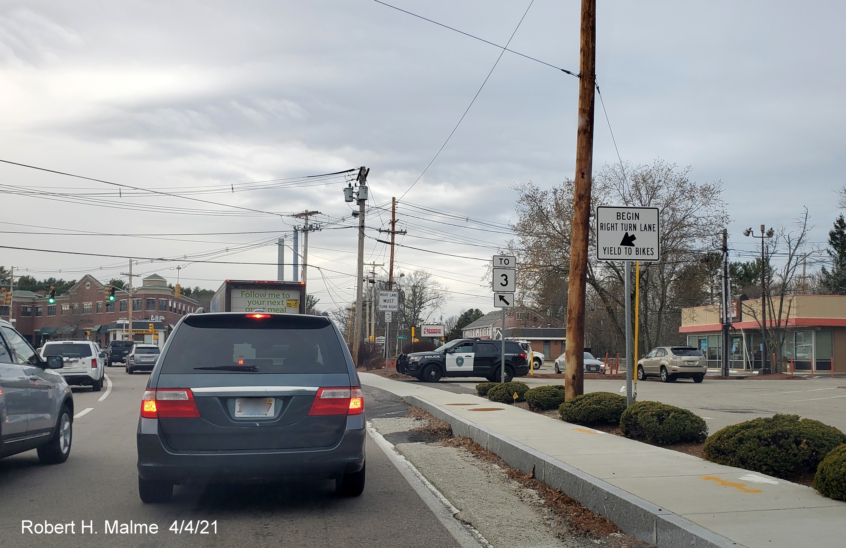 Image of new signage placed along Whiting Street (MA 53) North in Derby Street intersection construction zone, April 2021