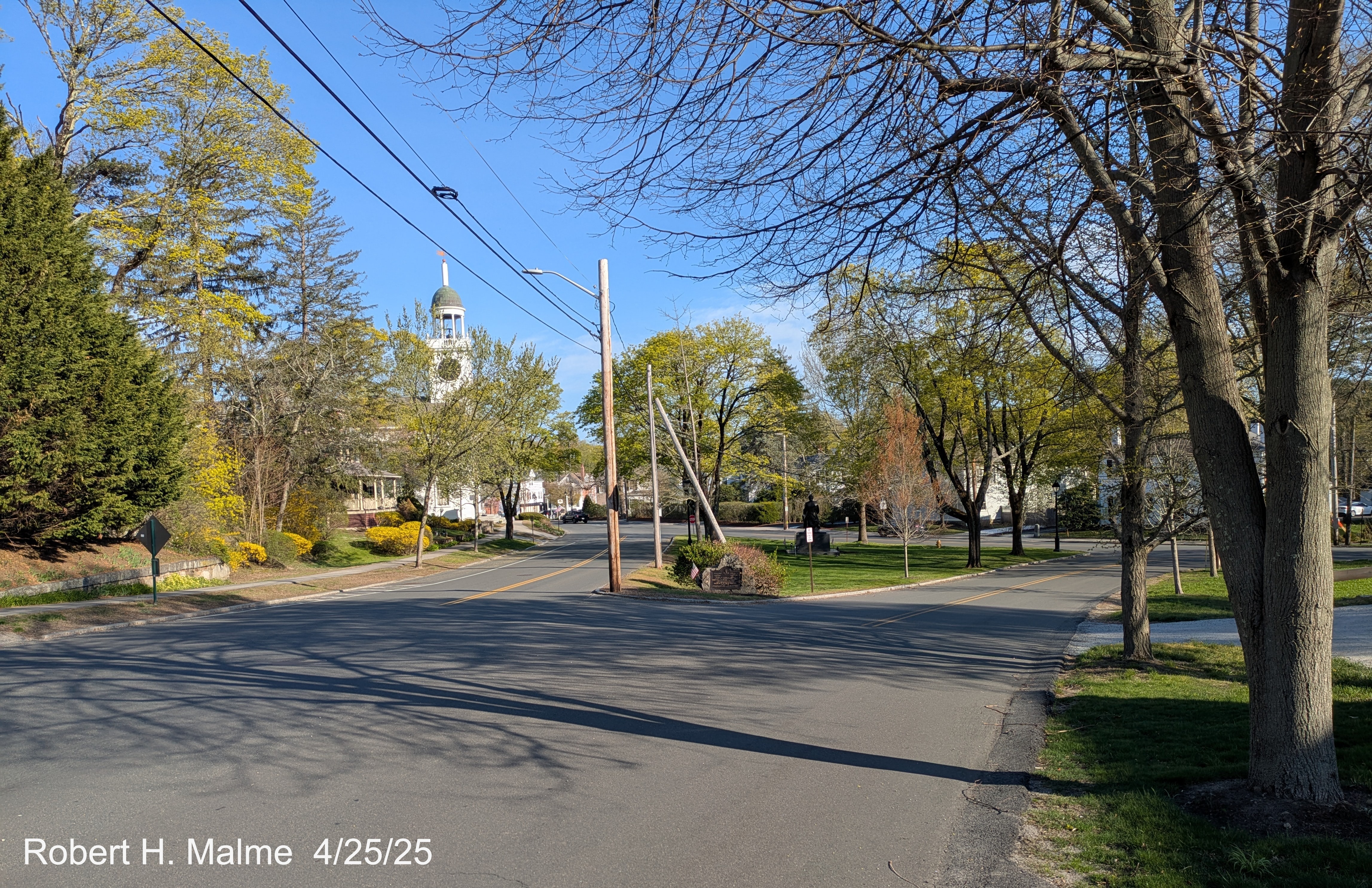 Image of current layout of the intersection of Lincoln and North Streets from the 
	split of roads around Fountain Square, April 2025