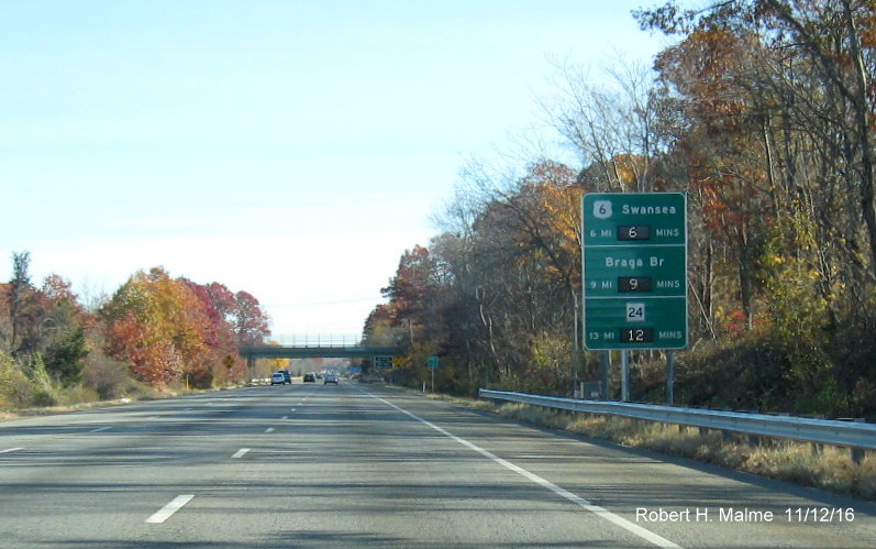 Image of activated Real Time Traffic sign on I-195 East in Seekonk