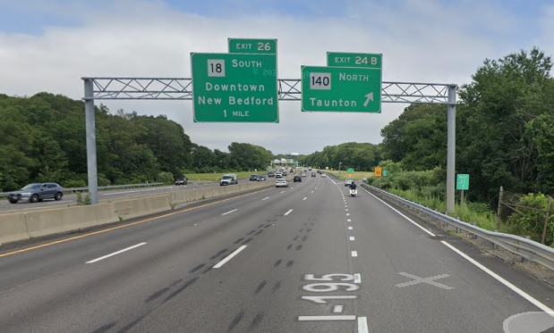 Google Maps Street View image of overhead ramp sign for North MA 140 exit with new milepost based exit number on I-195 East in New Bedford, July 2021