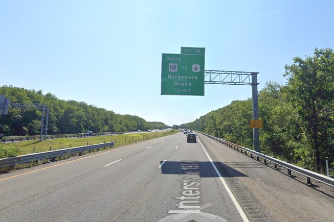 Google Maps Street View image of 1/2 mile advance overhead sign for MA 88 to US 6 exit with new milepost based exit number and yellow Old Exit 10 advisory sign on support on I-195 East in Dartmouth, July 2021