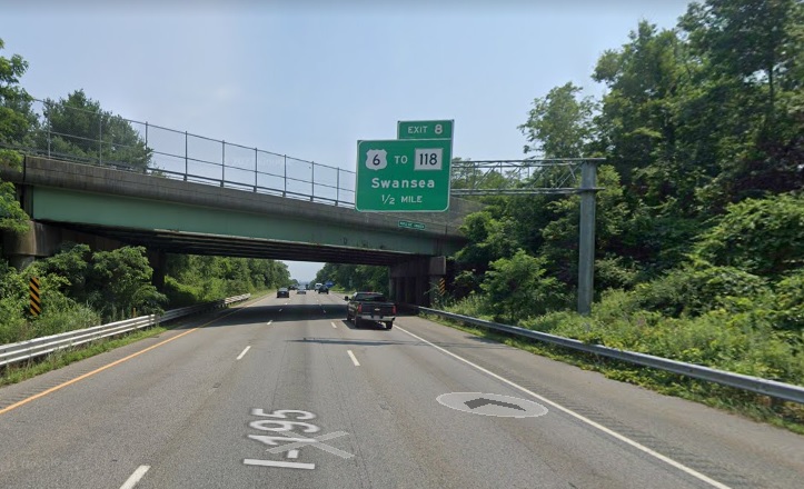 Google Maps Street View image of 1/2 mile advance overhead sign for US 6 exit with new milepost based exit number on I-195 East in Swansea, July 2021