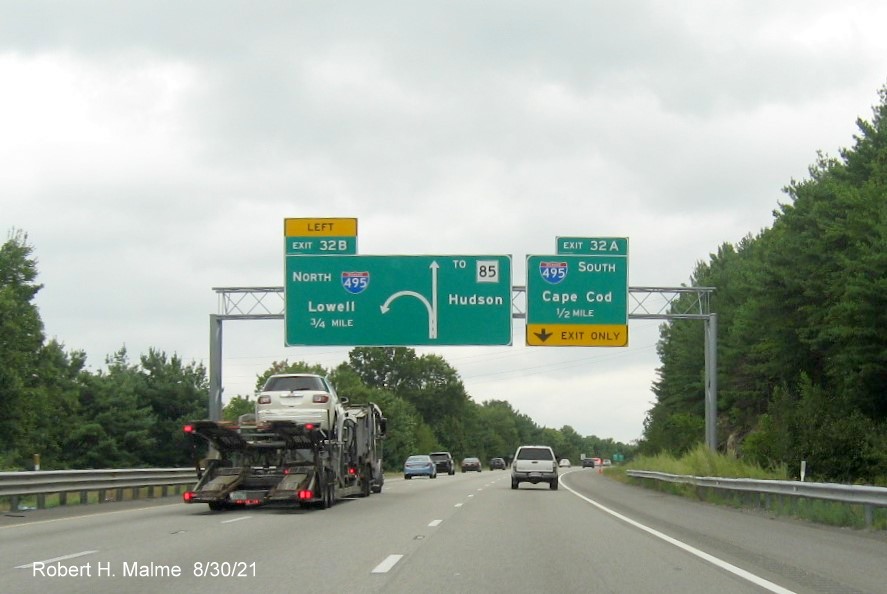 Image of 3/4 and 1/2 mile advance signage for I-495 and Hudson Connector exits with new I-395 milepost based exit numbers on 
                                        I-290 in Marlborough, August 2021