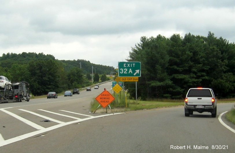 Image of gore sign for I-495 South exit with new I-395 milepost based exit numbers on 
                                        I-290 in Marlborough, August 2021