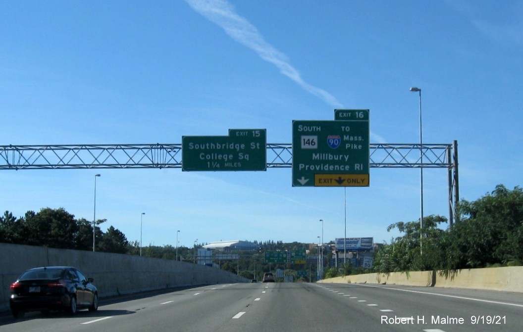 Image of advance signage for Southbridge Street and MA 146 South exits with new milepost based exit numbers on I-290 West in Worcester, September 2021
