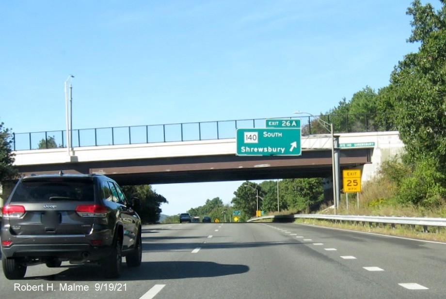 Image of overhead ramp sign for MA 140 South exit with new milepost based exit number on I-290 West in Shrewsbury, September 2021