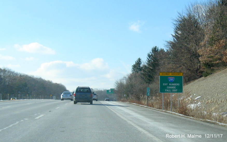 Image of exit numbering project advisory sign on I-295 South in Cumberland, RI