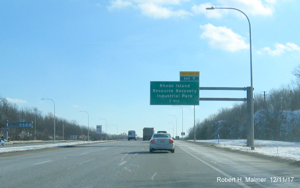 Image of 1-Mile advance sign for RI Technology Center exit on I-295 South in Johnston, RI with new exit number