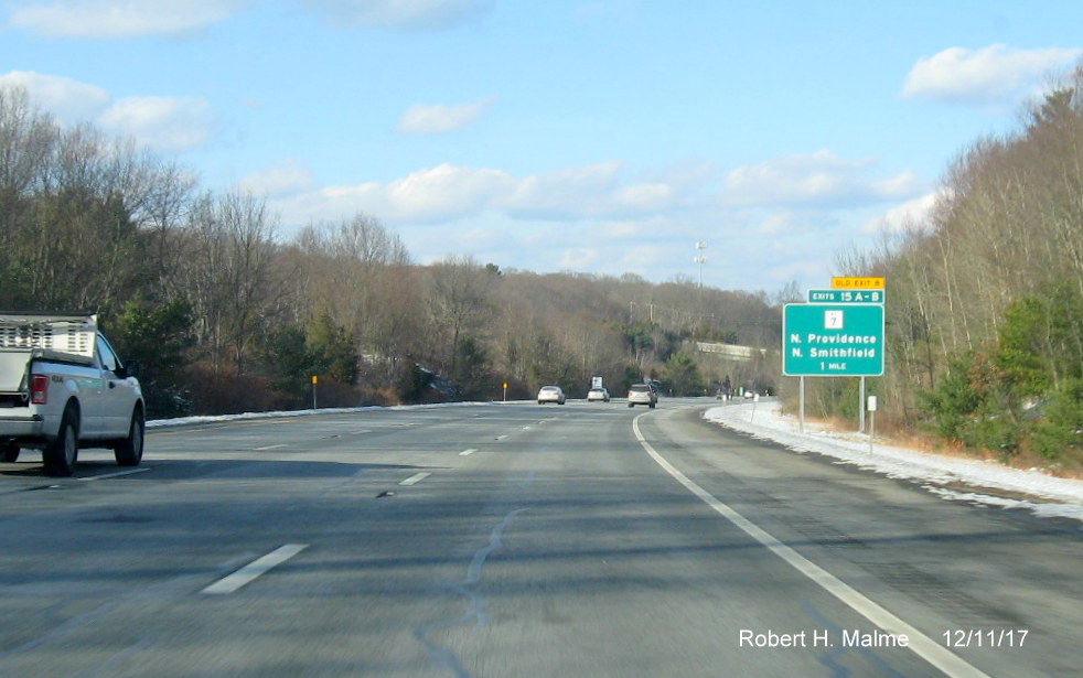 Image of 1-mile advance sign for RI 7 exits on I-295 North in North Smithfield with new exit number