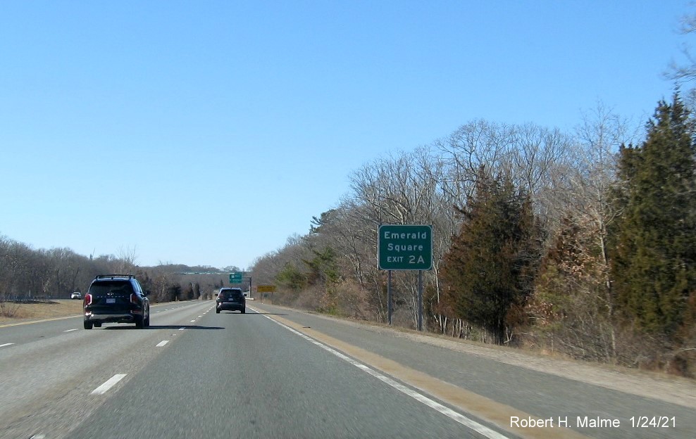 Image of auxiliary sign for US 1 North exit with new milepost based exit number on I-295 South in North Attleborough, January 2021