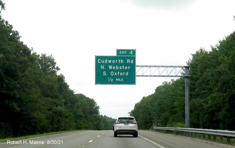 Image of 1 mile advance sign for St exit with new milepost based exit number and yellow Old Exit 3 advisory sign on support on I-395 South in Webster, August 2021