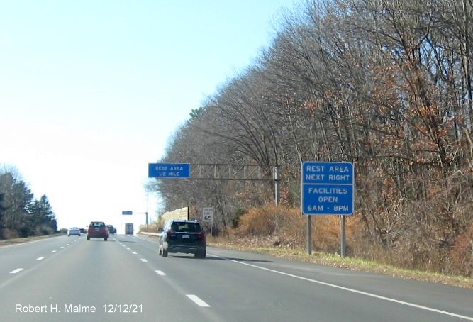 Image of recently placed advance sign for Rest Area on I-495 South in Chelmsford, December 2021