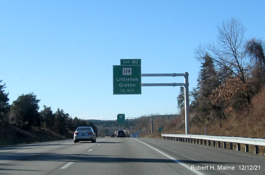 Image of newly placed 1/2 mile advance overhead sign for MA 119 exit on I-495 South in Littleton, December 2021