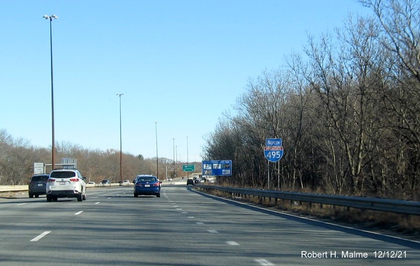 Image of recently placed North I-495 reassurance marker in Chelmsford, December 2021