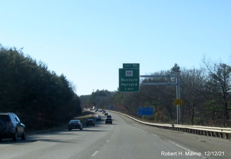 Image of newly placed 1 mile advance overhead sign for the MA 111 exit on I-495 South in Harvard, December 2021