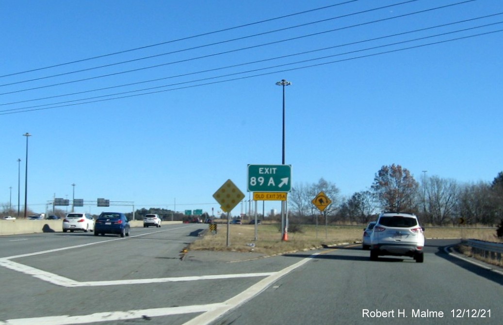 Image of newly placed gore sign for US 3 South exit on I-495 North in Chelmsford, December 2021