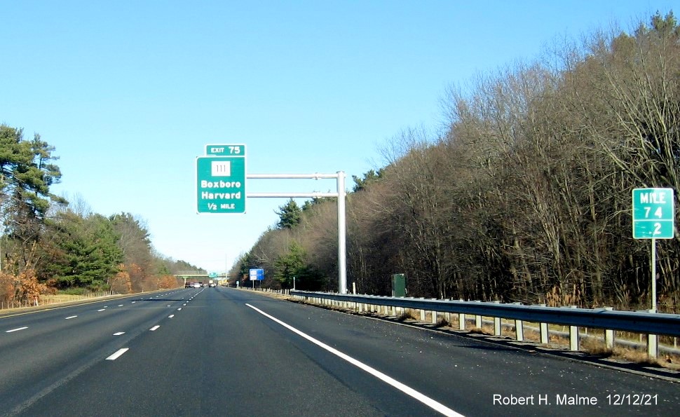 Image of newly placed 1/2 mile advance sign for the MA 111 exit on I-495 North in Harvard, December 2021